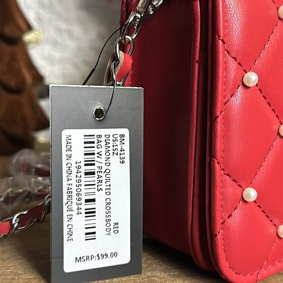 NWT! Bagdley Mischka Red Diamond Quilted Crossbody Bag/ Clutch removable strap - Picture 6 of 6